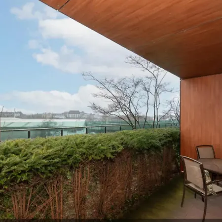 Апартаменты Slick & Stylish - Large 1bd In Heart Of *