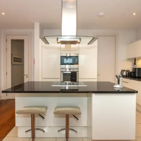 Slick & Stylish - Large 1bd In Heart Of *