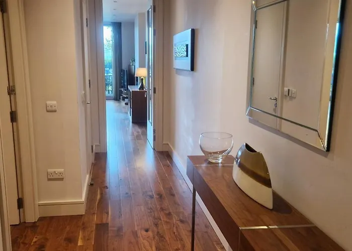 Slick & Stylish - Large 1bd In Heart Of