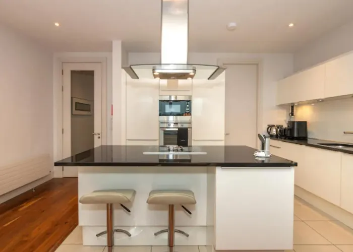 Slick & Stylish - Large 1bd In Heart Of *