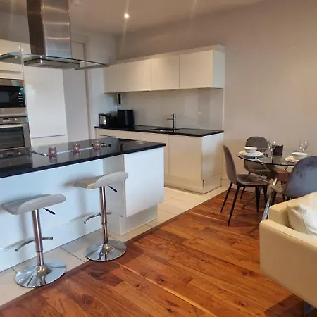 Slick & Stylish - Large 1bd In Heart Of