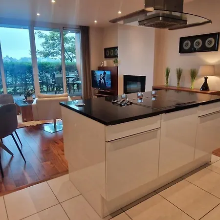 Slick & Stylish - Large 1bd In Heart Of * Cork
